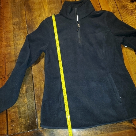 NEW Small Ladies Fit Black Fleece Pullover by Amazon Essentials - Picture 3 of 8